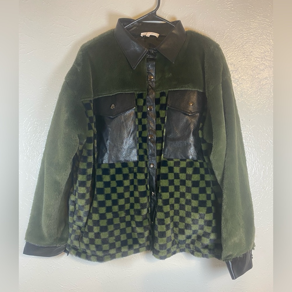 Ces Femme Green/Black Cozy Pocketed Checkered Collared Neck Jacket Size Medium